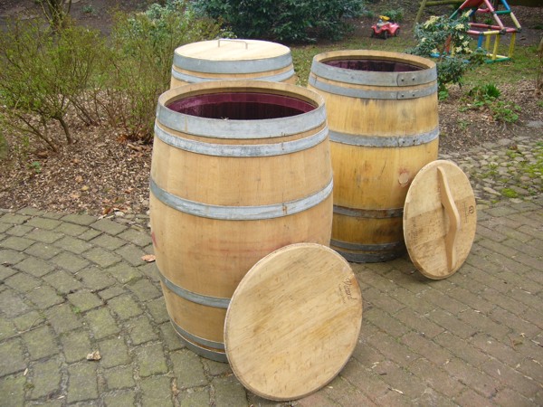 Holzfaß Regentonne Wasserfaß Eichenfaß Weinfaß Regenfaß Faß aus Holz 225 Liter 