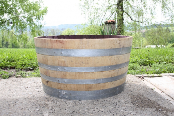 Blumenkübel vom 500 Liter Holzfass